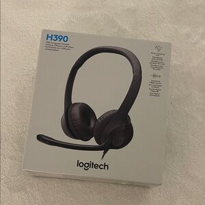 Logitech H390 USB Headset in Black